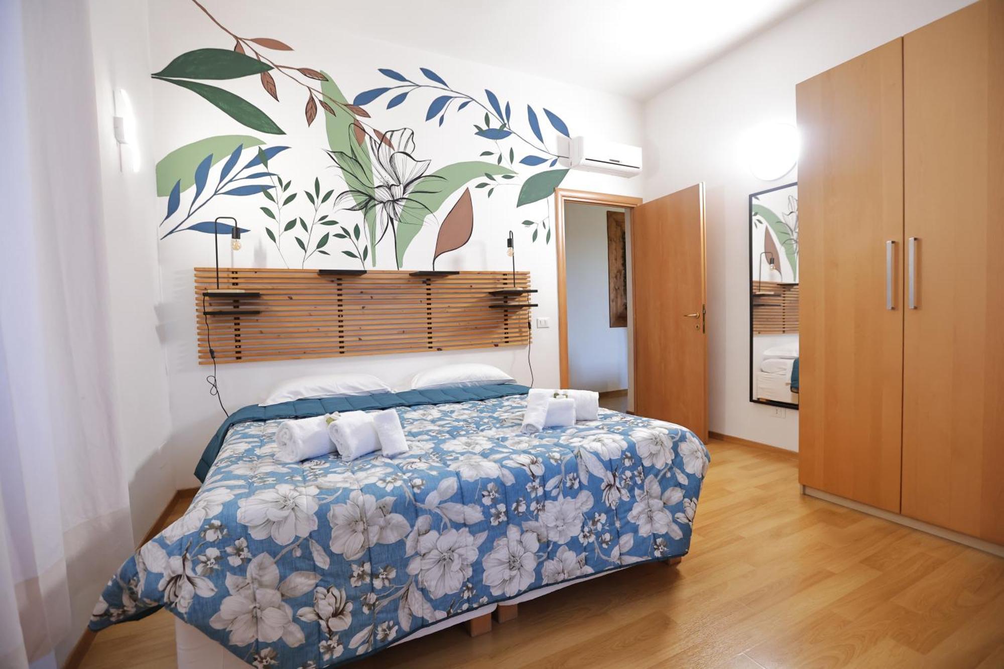 The Holy Apartment Rom