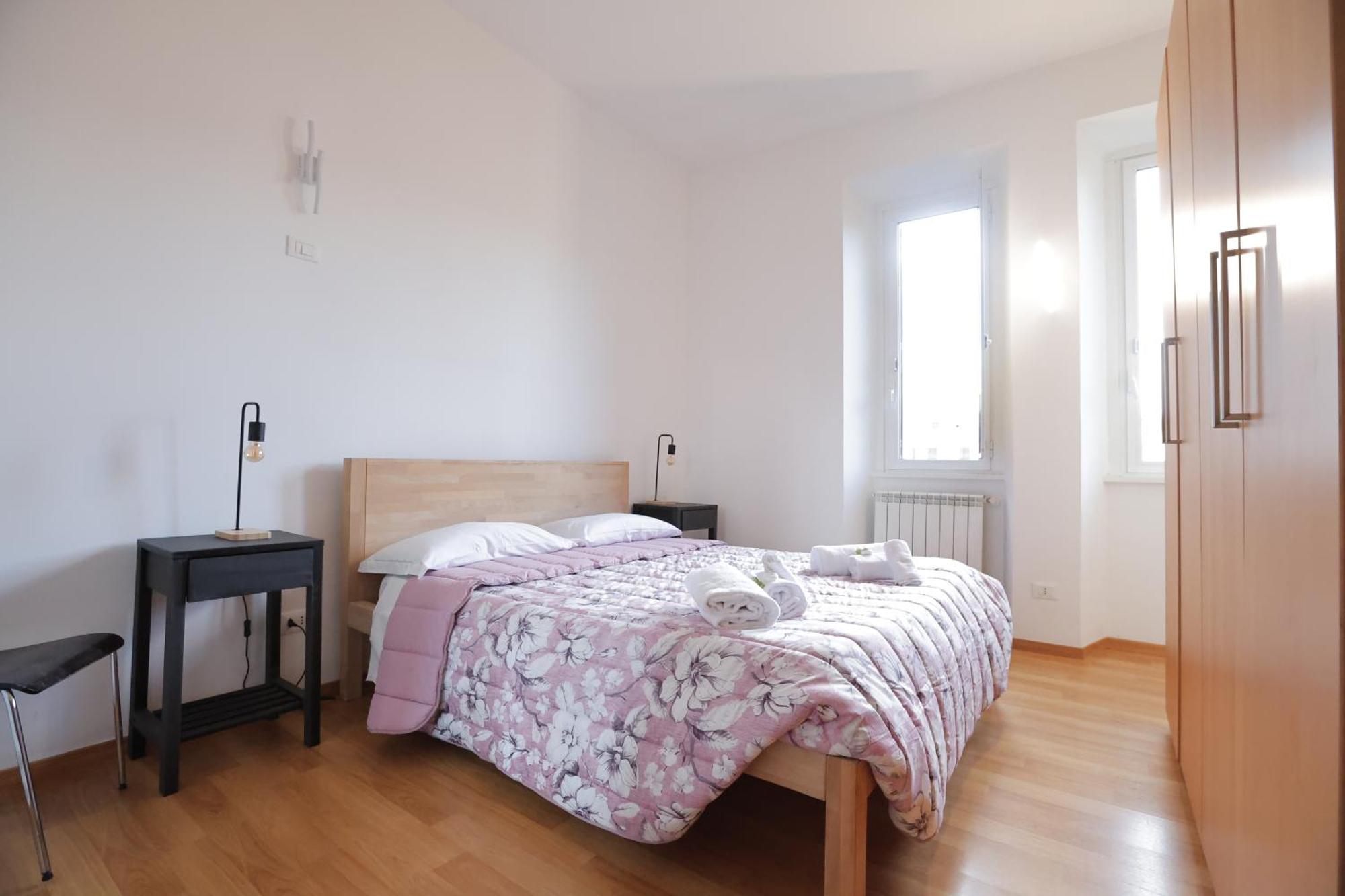 The Holy Apartment Rom